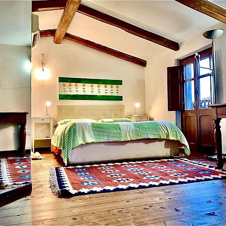 Casa De Ajala - B&B De Charme In Antica Dimora Totalmente Ristrutturata E Dotata Di Tutti I Confort Bagni Privati Spazio Living Patio Esterno Ambienti Climatizzati Degustazioni Prodotti Locali Làconi Dış mekan fotoğraf