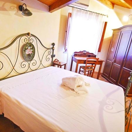 Casa De Ajala - B&B De Charme In Antica Dimora Totalmente Ristrutturata E Dotata Di Tutti I Confort Bagni Privati Spazio Living Patio Esterno Ambienti Climatizzati Degustazioni Prodotti Locali Làconi Dış mekan fotoğraf