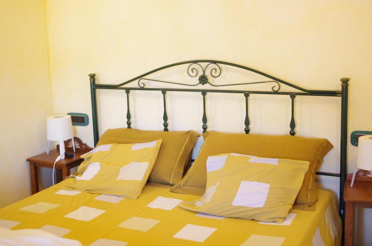 Casa De Ajala - B&B De Charme In Antica Dimora Totalmente Ristrutturata E Dotata Di Tutti I Confort Bagni Privati Spazio Living Patio Esterno Ambienti Climatizzati Degustazioni Prodotti Locali Làconi Dış mekan fotoğraf