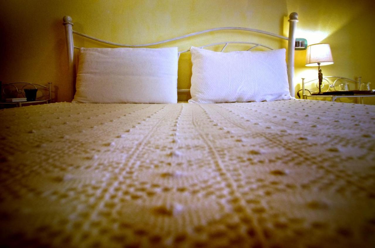 Casa De Ajala - B&B De Charme In Antica Dimora Totalmente Ristrutturata E Dotata Di Tutti I Confort Bagni Privati Spazio Living Patio Esterno Ambienti Climatizzati Degustazioni Prodotti Locali Làconi Dış mekan fotoğraf